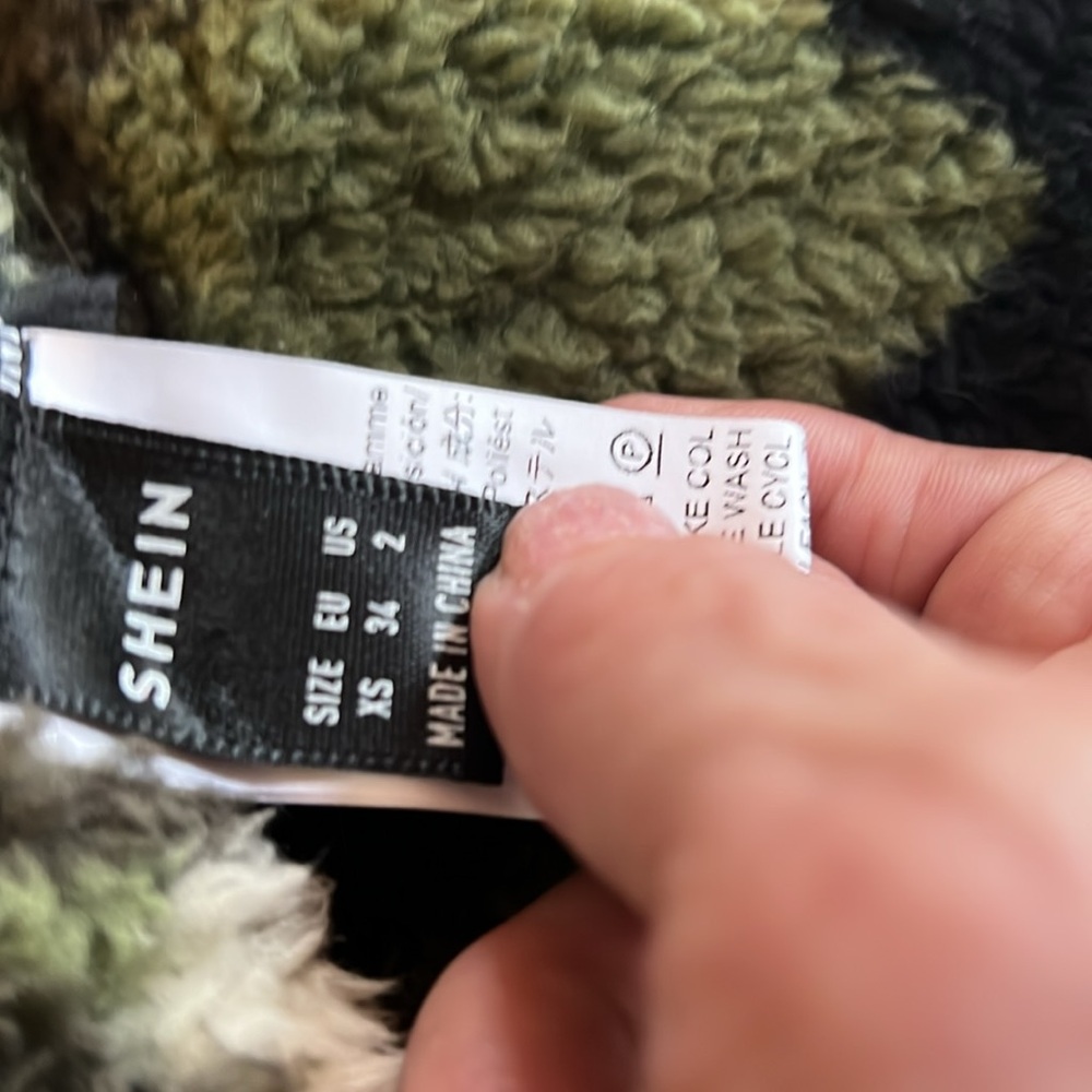 Soft Fuzzy Plush Xs Camo Hoodie Open Front Nwot J… - image 5